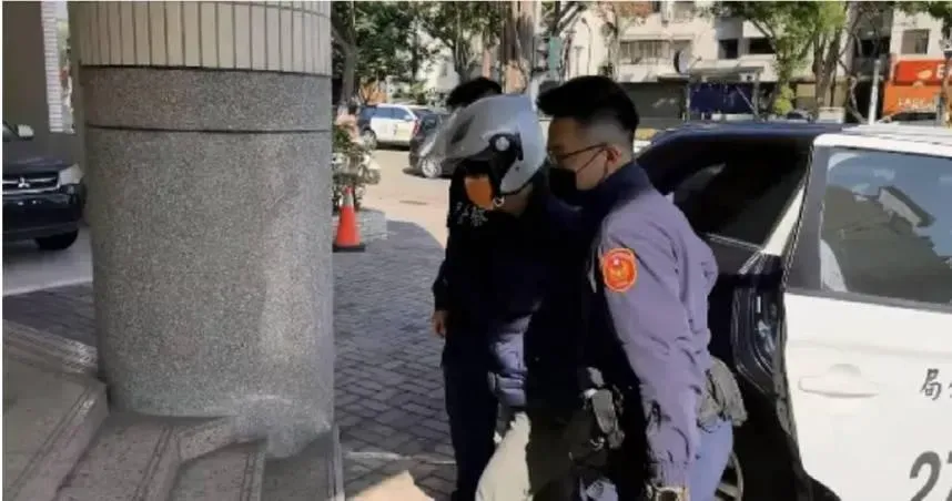 不滿身障翁半夜狂敲牆！台中男殺狠砍11刀喊「我要讓他死」　判決出爐