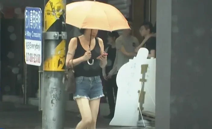 快訊/「5縣市」雨彈炸到入夜！　民眾慎防雷擊、強陣風