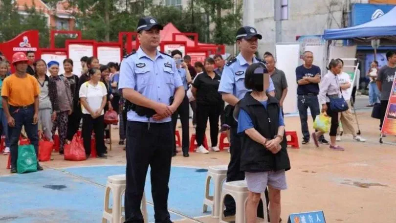 為了1隻螞蟻燒了森林釀647萬損失！莽婦山中採菜被咬理智線斷闖禍
