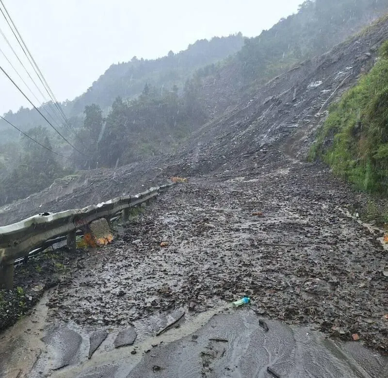 土石流封路！台中新佳陽部落120人受困　梨山路斷缺糧成孤島