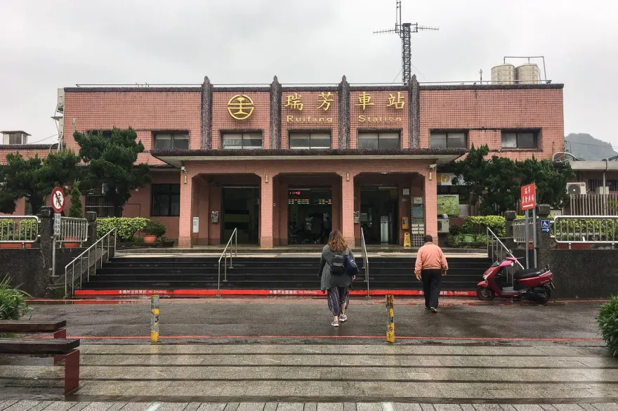 快訊/命喪火車上！瑞芳男搭區間車突昏迷　他被抬下仍「送醫不治」