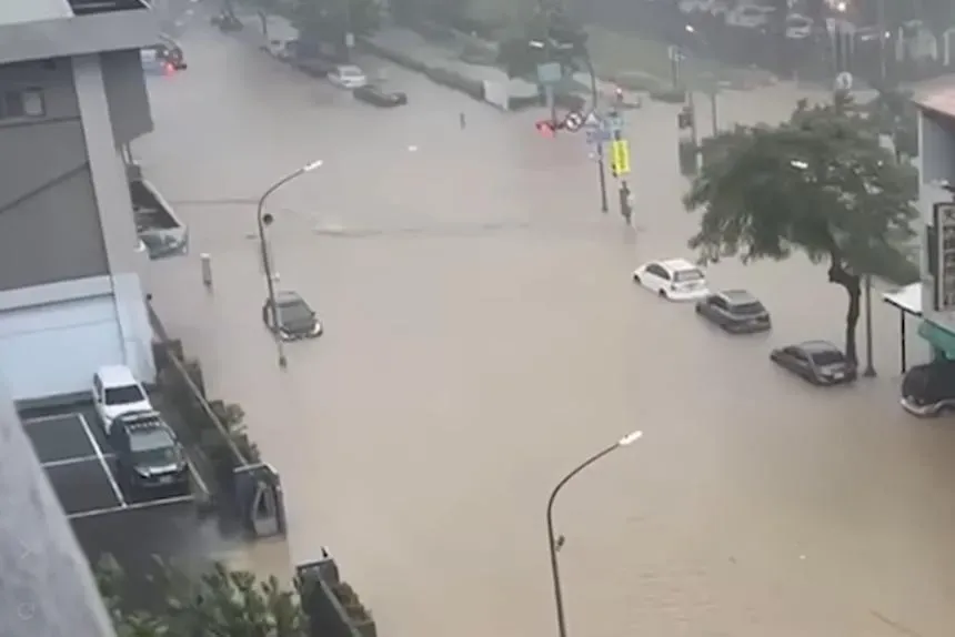 趁火打劫！高雄泡水車拖吊　黑心業者「坐地起價」喊價1萬起