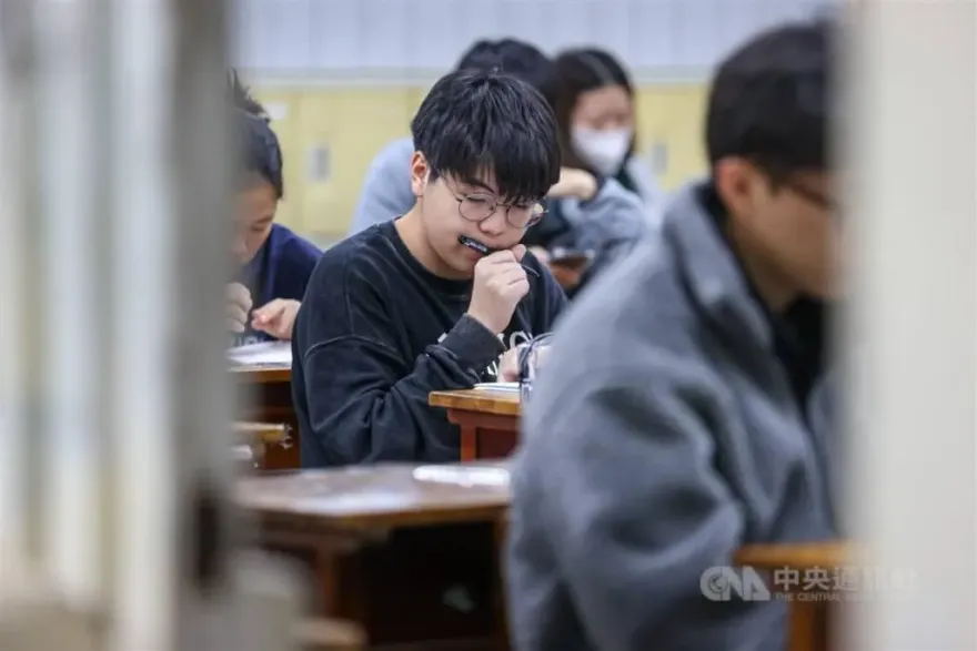 考生注意！115學年學測英文篇章結構題型改「5選4」　盼給更多得分機會