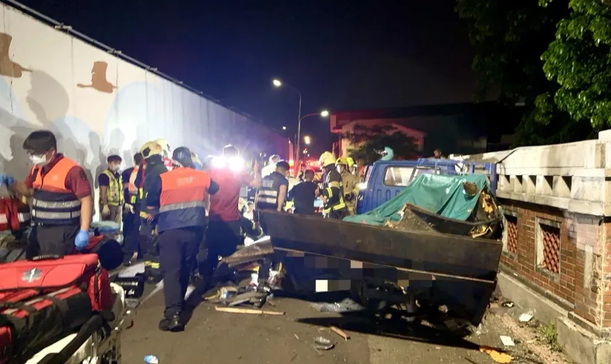 遶境貨車撞牆釀13人輕重傷！　19歲駕駛涉2罪遭限制住居、出境和出海