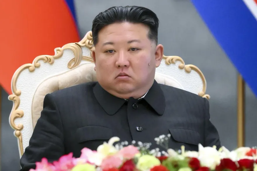 金正恩脫口而出「南韓用語」　脫北者：高官都在看韓劇