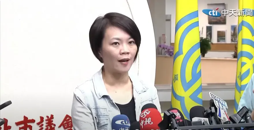 柯文哲親簽公文卻推說不知京華城容積　簡舒培：睜眼說瞎話