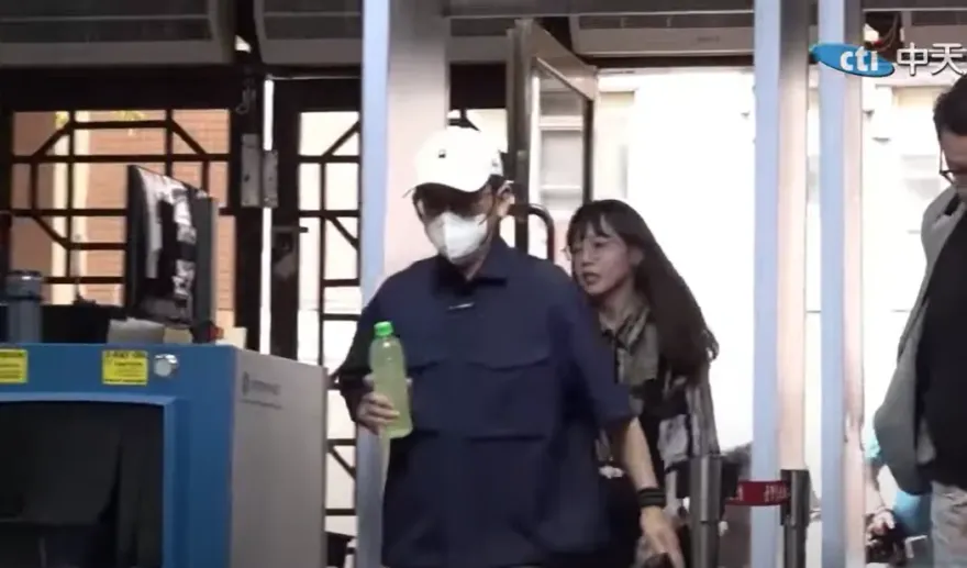 持有兒少性影片再查出41名被害人！黃子佼當庭否認犯行　台北地院8/20再開庭