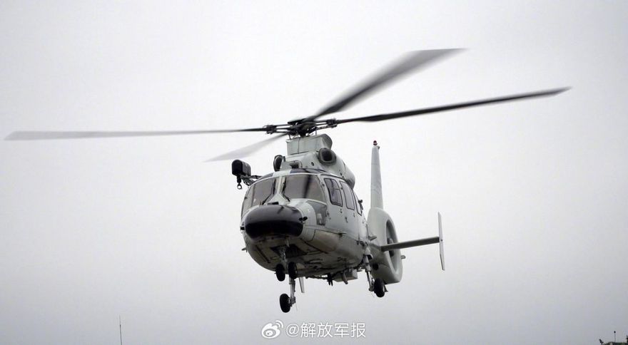 擾台機艦略減　解放軍艦徘徊高雄外海起降直升機