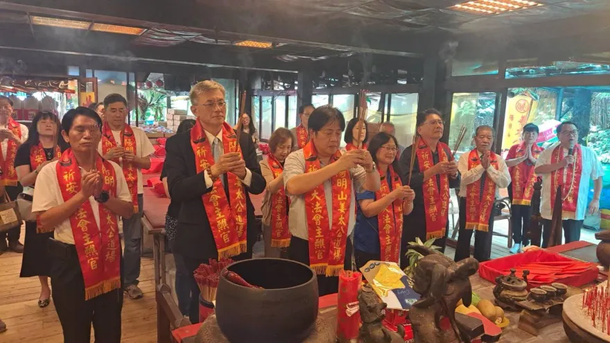 仰德大道不平靜！　文大校長赴陽明山「姜太公道場」參加中元普渡