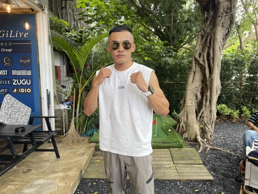 獨/對孫安佐出拳！「台中拳王」韓森嗆國際巨嬰：連清理排泄物的能力都沒有