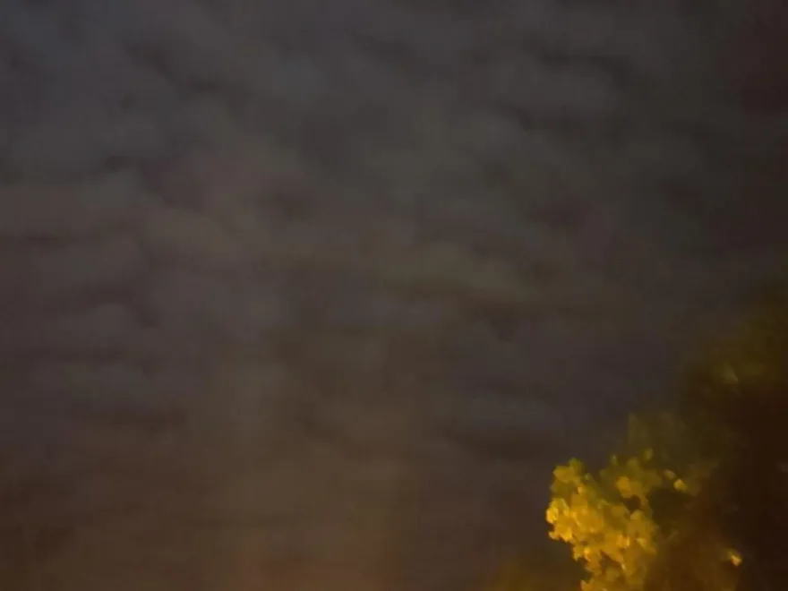 天空異相頻傳！地震後台中海線「夜空地震雲」　網抖：有點可怕