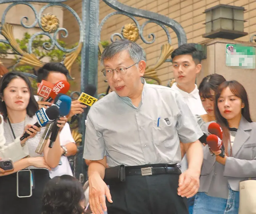 影/黃珊珊緊張了？游淑慧踢爆：立院打架時「她在看京華城案」