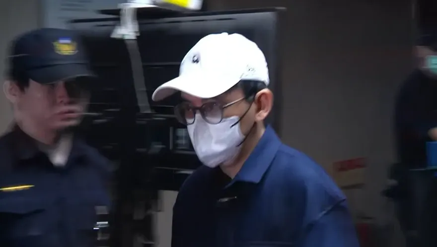 涉持48部未成年少女影像！黃子佼第3度出庭　檢擬傳喚妻子孟耿如