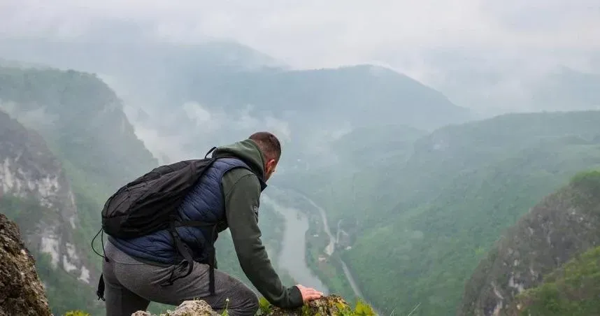轆轆溫泉溯溪空拍失聯！登山客3天後尋獲　意識清楚吊掛下山
