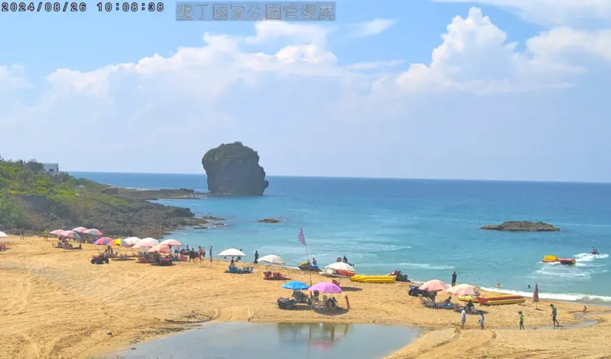 墾丁沙灘「陽傘紋絲不動」！最新畫面曝光　網怒批：墾管處改善那些地方？
