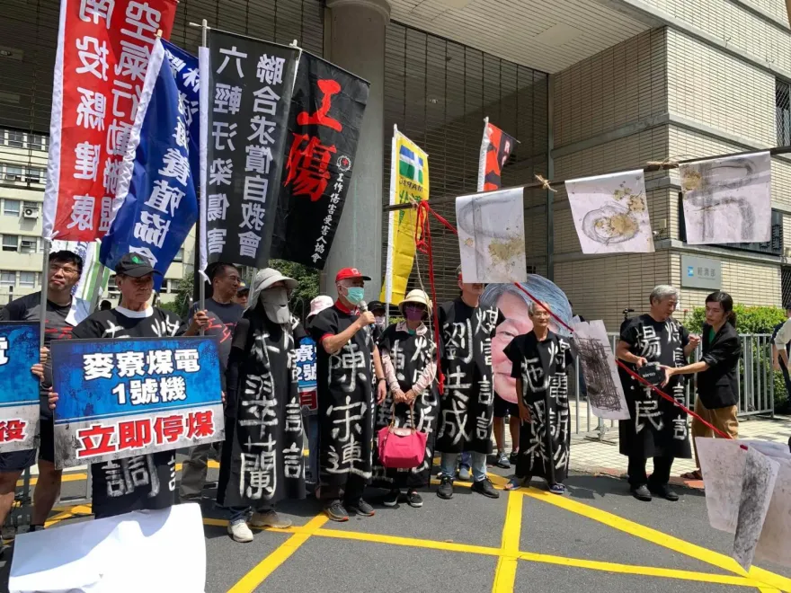 延長燃煤發電害「親友一個個肺癌倒下」　深綠黨員「挺不下去」退黨挺核