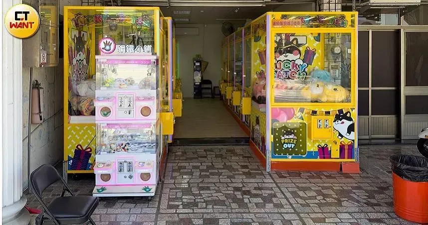直擊偷拍據點！拍賣網噁心群組售海量偷拍片　娃娃機店竟是地下色情巢穴