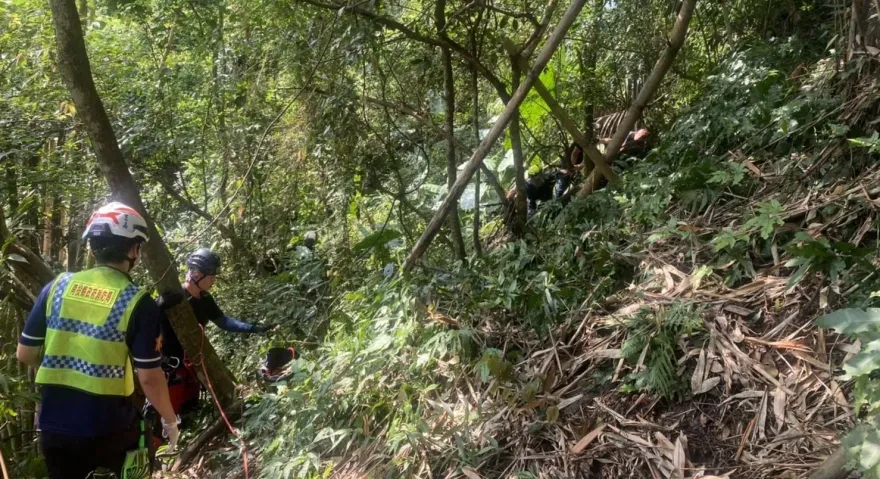 快訊/竹山天梯除草工人墜7米深山谷　頭頸部濺血送醫