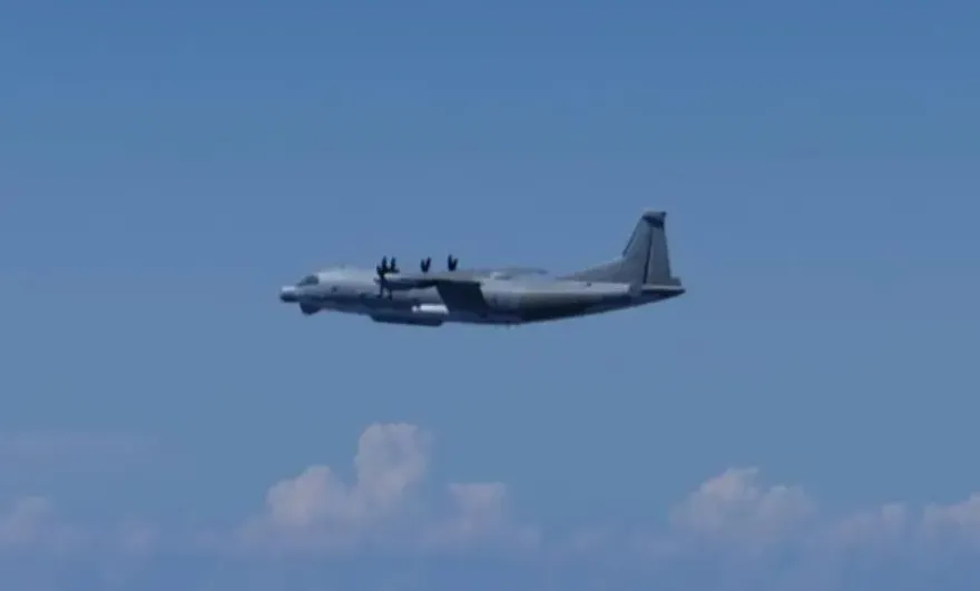 解放軍出動28架機艦三面環台　無人機繞台一周