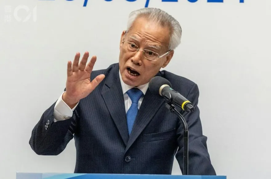 影/大秀葡語！前澳門終審法院院長岑浩輝「宣布參選特首」　已成立競辦