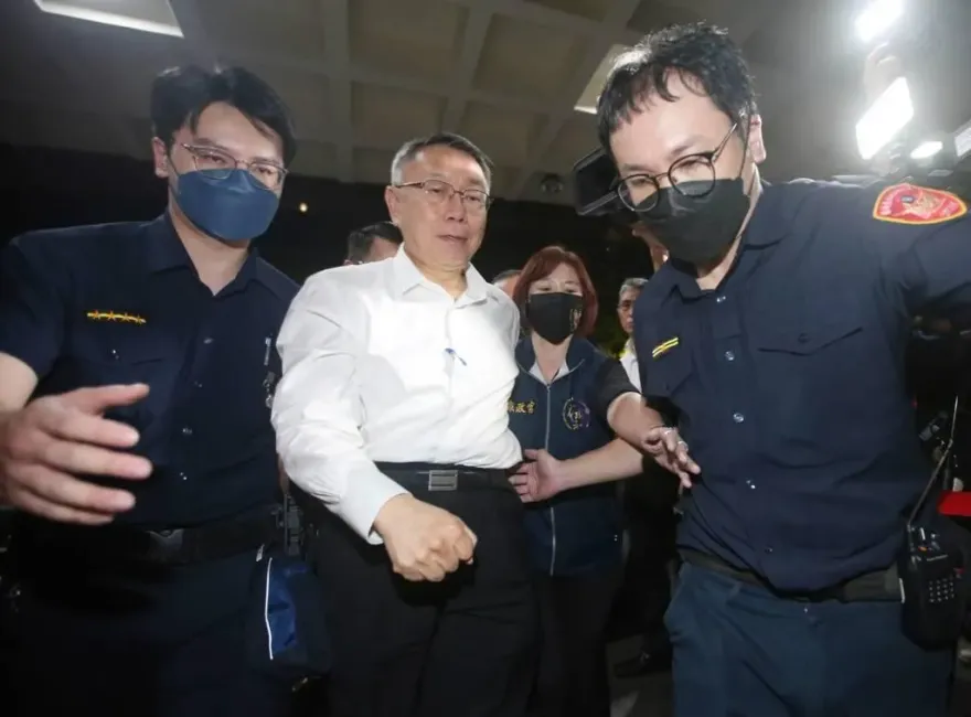 影/京華城案重大發展！柯文哲拒北檢夜間偵訊　遭當庭逮捕