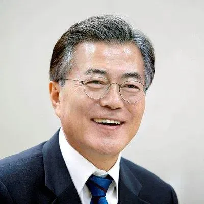 調查層面擴大！南韓檢調徹查金流　抓到文在寅妻透過友人帳戶收取122萬