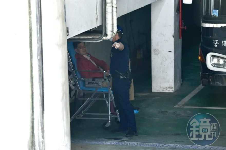 快訊/彭振聲「戴腳銬」送醫畫面曝光　北市聯醫證實：已送急診