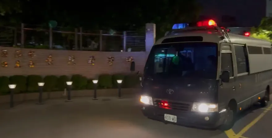 彭振聲裁定羈押禁見！上囚車被送至土城看守所畫面曝光