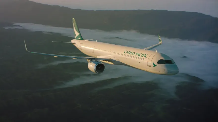 全球首例！香港國泰A350航機因「零件故障」緊急折返　多航班被取消