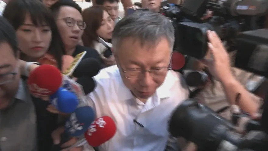 化身「柯黑」狂打柯文哲！力拚台北市長黨內出線　港媒點名3綠委磨刀霍霍