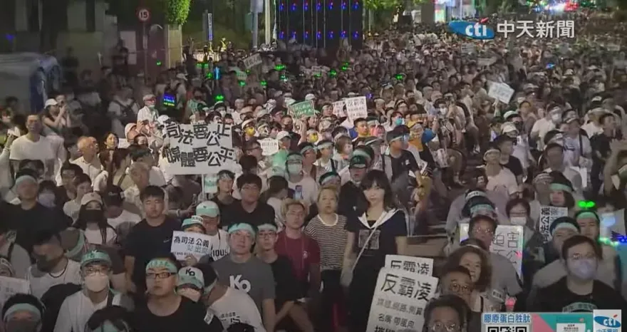 民眾黨顯露敗象？他看到一關鍵：許多小草陸續醒悟回頭了