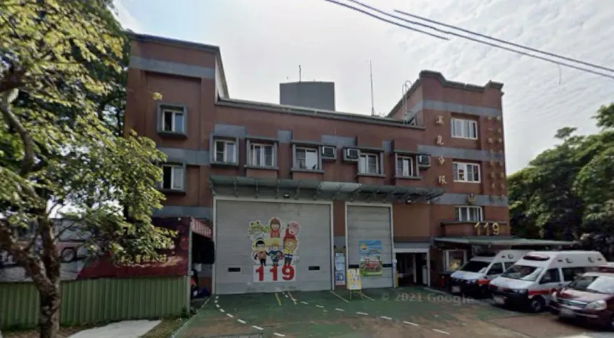快訊/新北男闖消防隊失控暴走　勸阻不聽遭強制送醫