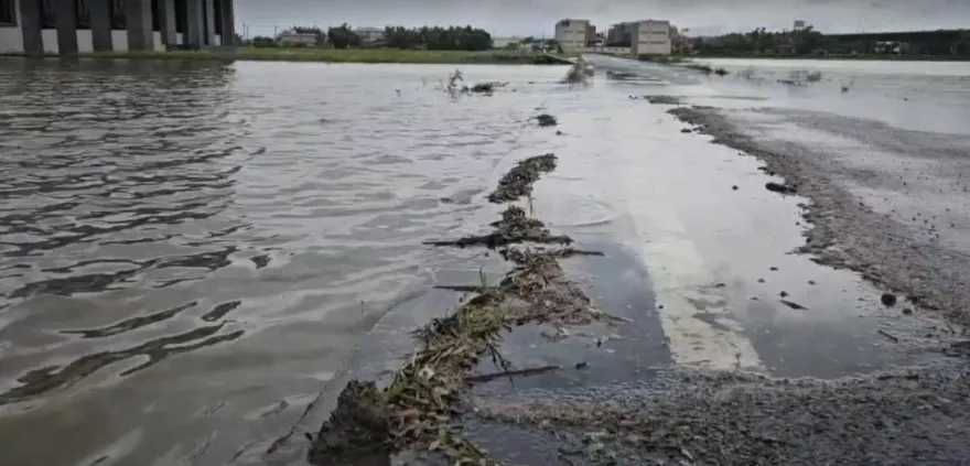 山陀兒肆虐！宜蘭壯圍汪洋一片　農田道路融為一體