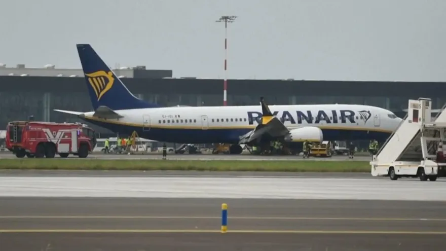 3天內2班機出包！瑞安航空「機翼噴火」　降落時4輪全爆「輪框陷跑道」