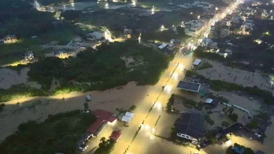 快訊/空拍圖曝光！山陀兒帶來暴雨北海岸汪洋一片　新北市８處道路不通