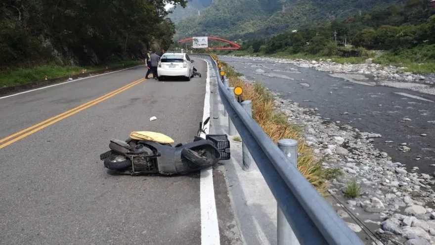 快訊/台中和平雙載遭擦撞　60歲男噴墜大甲溪慘死、女重傷