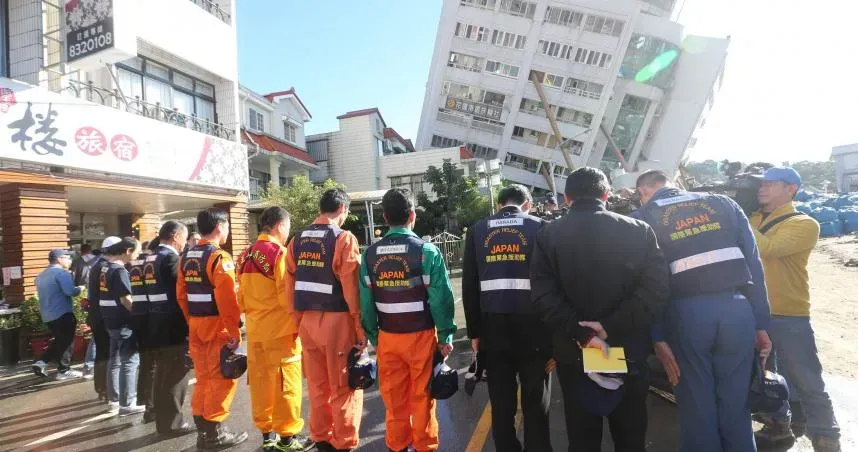 消防員買便當被公審！桃園搜救隊憶花蓮救災　那年「勁X雞腿堡」加洋蔥