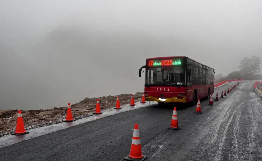 台2甲線陽金公路八煙路段搶通　今早恢復正常通行