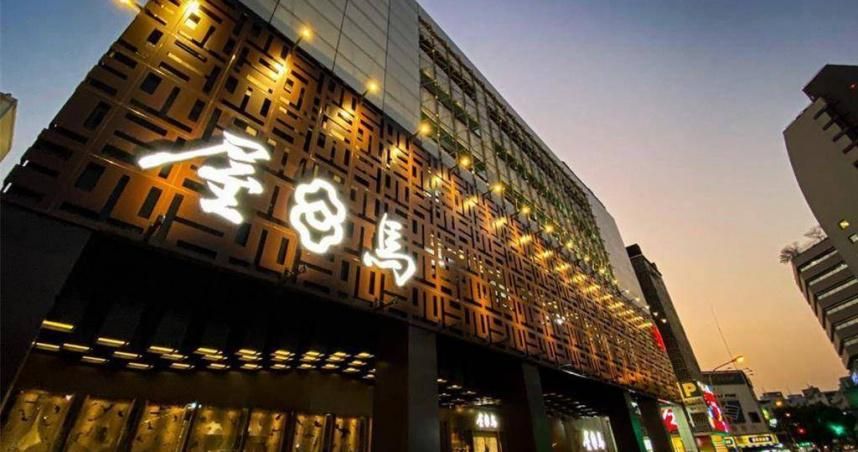 和牛套餐3280元吃這種的？「整片都油花」　屋馬燒肉回應