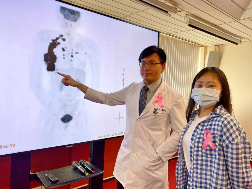 胸部腫塊大到像壘球！打工度假女返台就醫...慘罹「最惡性乳癌」第四期