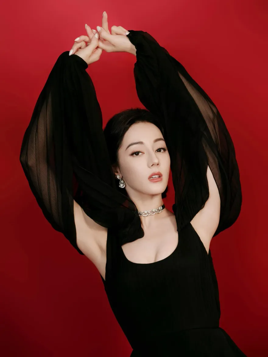 迪麗熱巴遭傳與黃景瑜「未婚生子」　工作室回應曝
