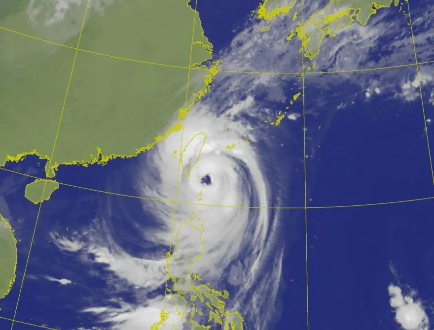 康芮颱風「風雨最強時間」曝光　氣象粉專：千萬別出門