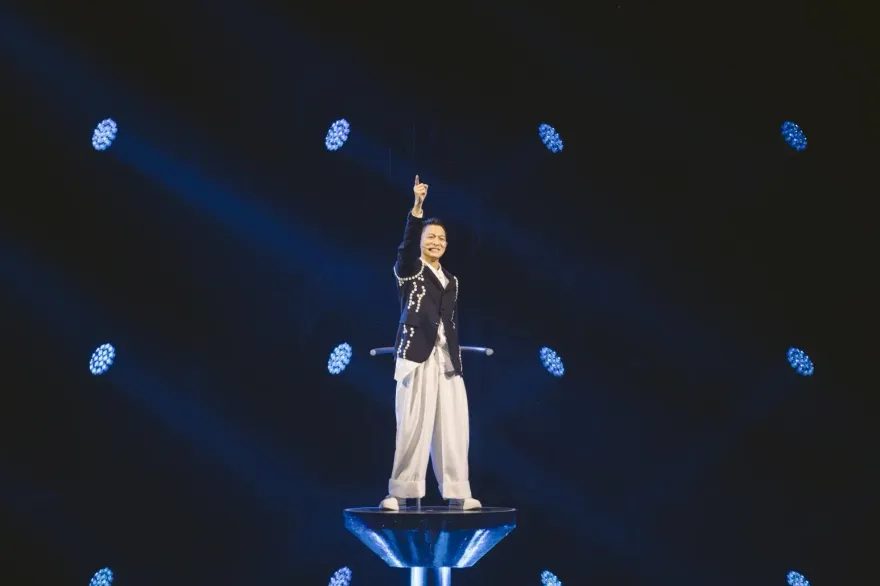 天王劉德華告白「11年！想死你了」　笑稱康芮颱風延後開唱「是天意」