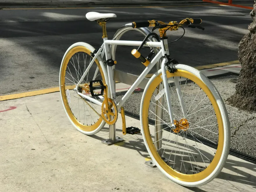 台中11歲童騎腳踏車遭撞不治　單親父悲慟：和往常一樣找同學玩竟出事