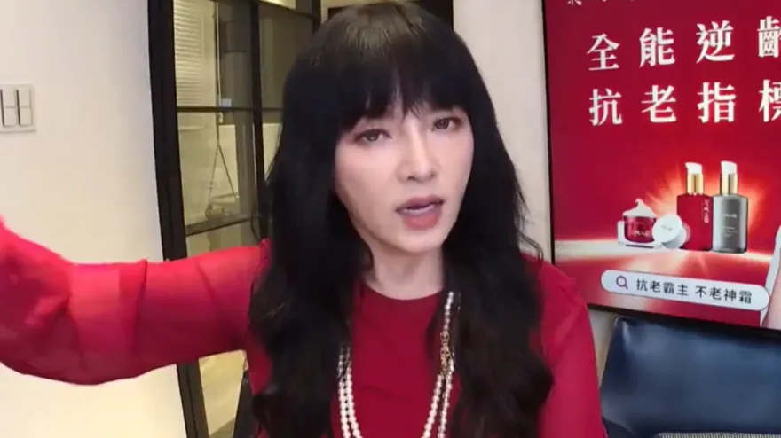 狂減15公斤！唐綺陽「瘦到臉凹」近況曝光　網驚呼：整個人剩一半