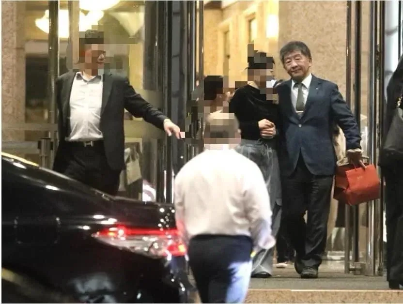 被爆夜宴有美女醫師坐陪？ 卓榮泰主持會議見陳時中隻字不提
