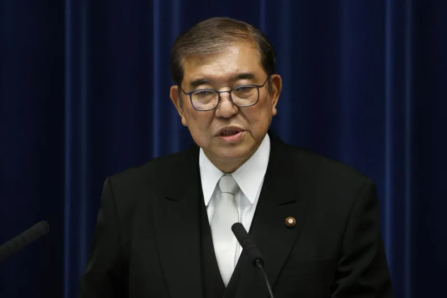上任後首訪鳥取驚傳車禍　日相石破茂座車擦撞前車