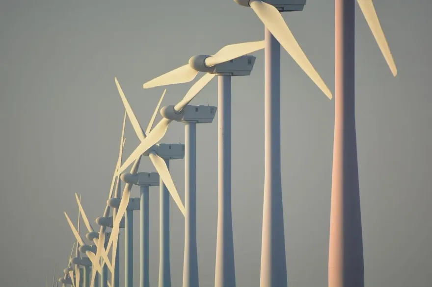 澳風力發電場工地傳意外！工人安裝葉片時慘遭壓死