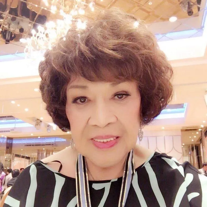 周遊前夫張育安插管急救！她拿錢相挺：情義要分明