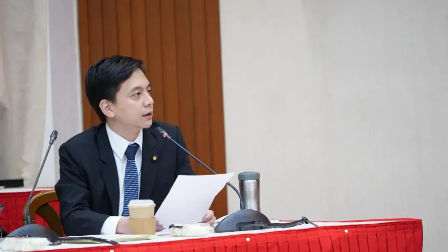 嚴審總預算遭輿論攻擊　牛煦庭：安靜的等造謠仔翻車